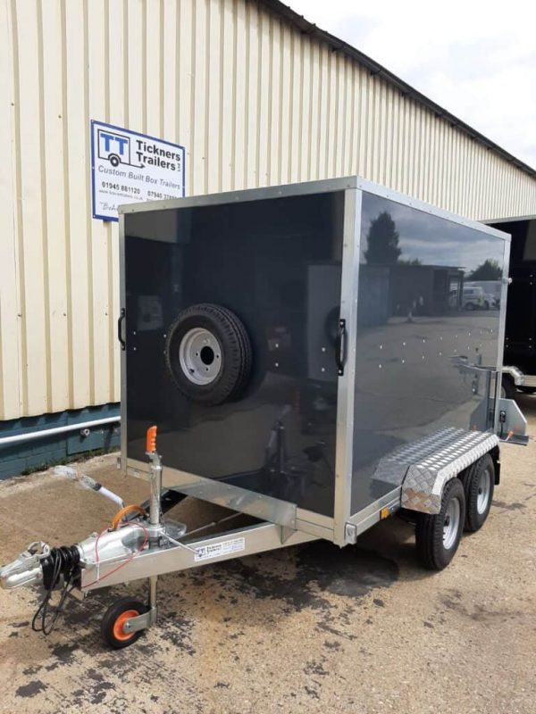 NEW TICKNERS GB RANGE OF TWIN AXLE BRAKED BOX TRAILERS 1800kg WITH 2 REAR DOORS IN WHITE From £4000 - Image 12