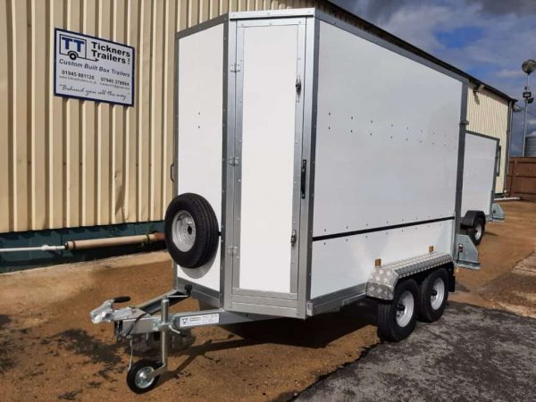 NEW TICKNERS GT RANGE OF TWIN AXLE UNBRAKED 750kg BOX TRAILERS WITH 2 REAR DOORS IN WHITE From £2920 - Image 18