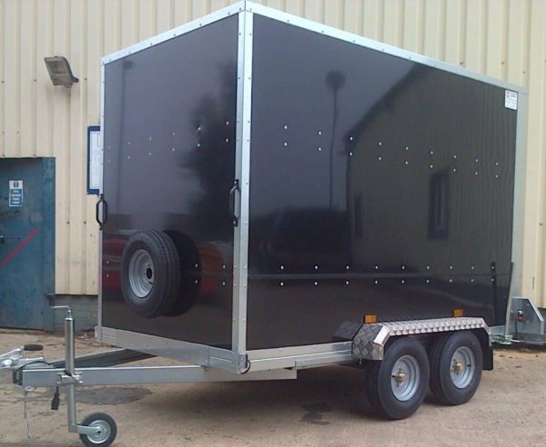 NEW TICKNERS GT RANGE OF TWIN AXLE UNBRAKED 750kg BOX TRAILERS WITH 2 REAR DOORS IN WHITE From £2920 - Image 8