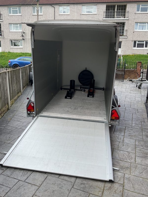 MOTORCYCLE CHOCK, RATCHET STRAPS, DETACHABLE EQUIPMENT FOR USE IN OUR DEBON C255 OR C500 HIRE BOX TRAILER - Image 5