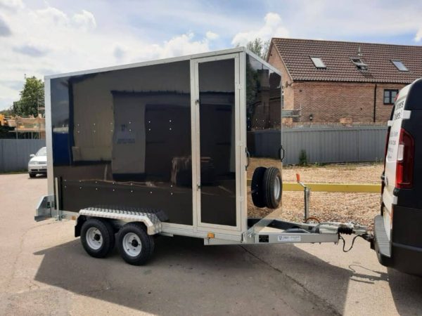 NEW TICKNERS GB RANGE OF TWIN AXLE BRAKED BOX TRAILERS 1800kg WITH 2 REAR DOORS IN WHITE From £4000 - Image 10